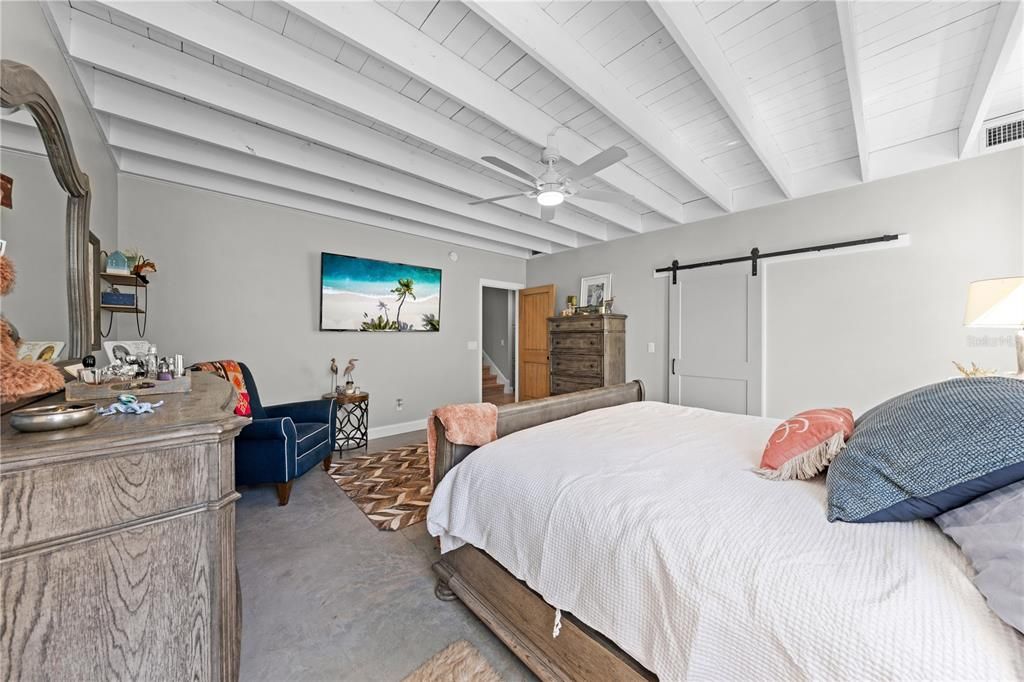 Activo con contrato: $950,000 (3 camas, 2 baños, 2682 Pies cuadrados)