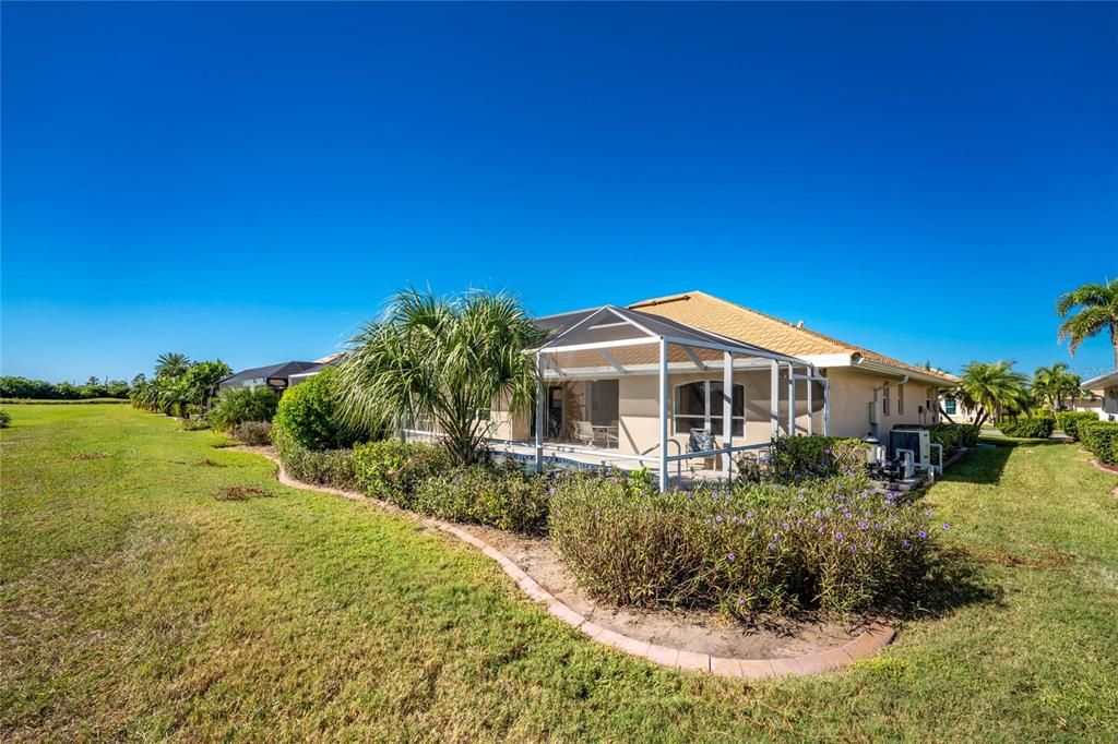 Activo con contrato: $370,000 (3 camas, 2 baños, 1949 Pies cuadrados)