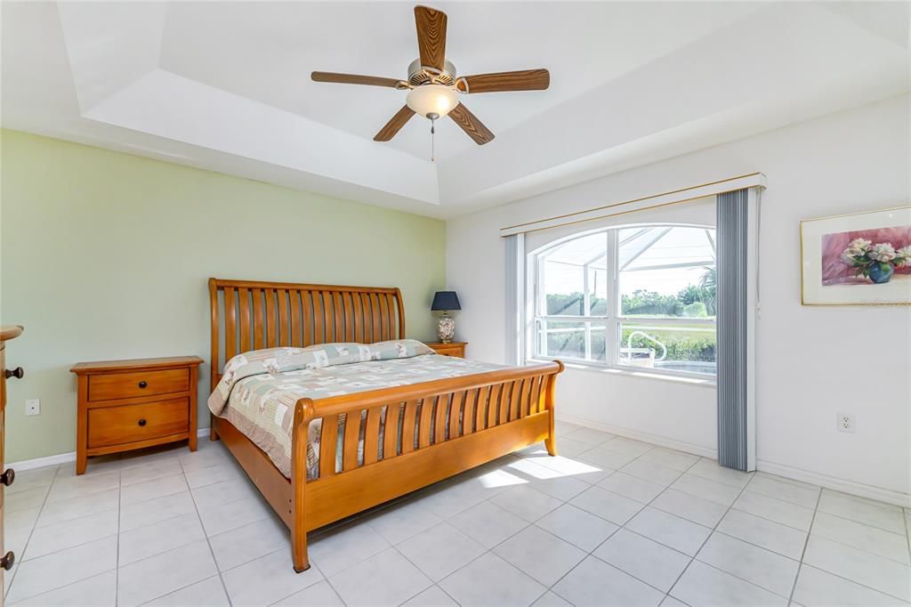 Activo con contrato: $370,000 (3 camas, 2 baños, 1949 Pies cuadrados)