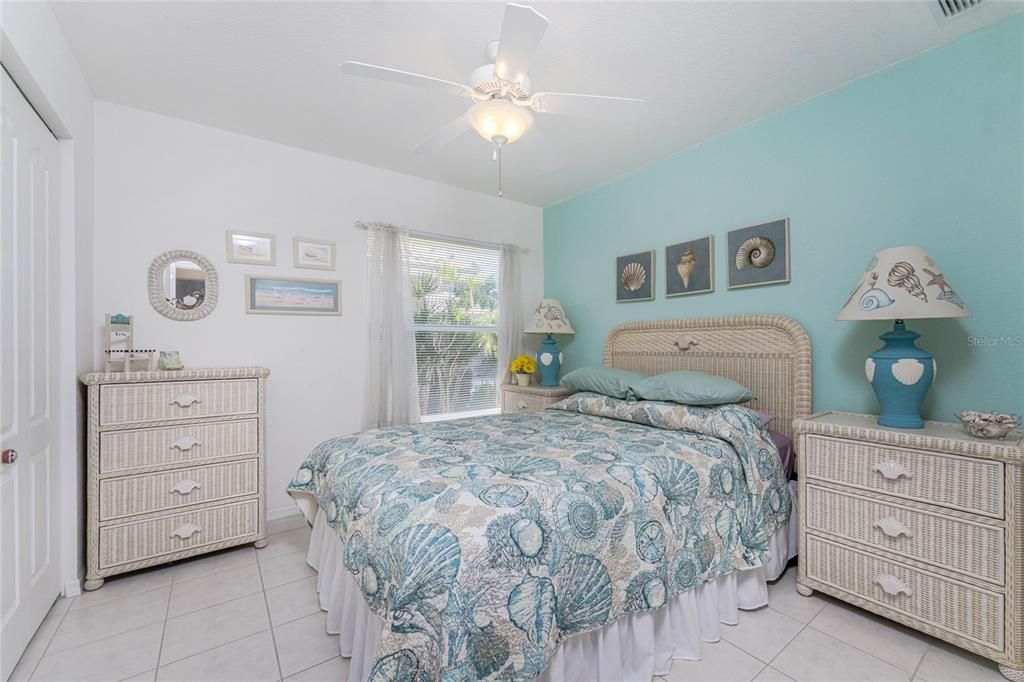 Activo con contrato: $370,000 (3 camas, 2 baños, 1949 Pies cuadrados)