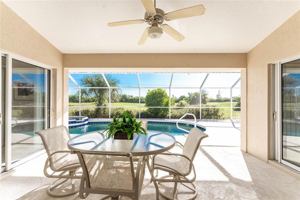 Activo con contrato: $370,000 (3 camas, 2 baños, 1949 Pies cuadrados)