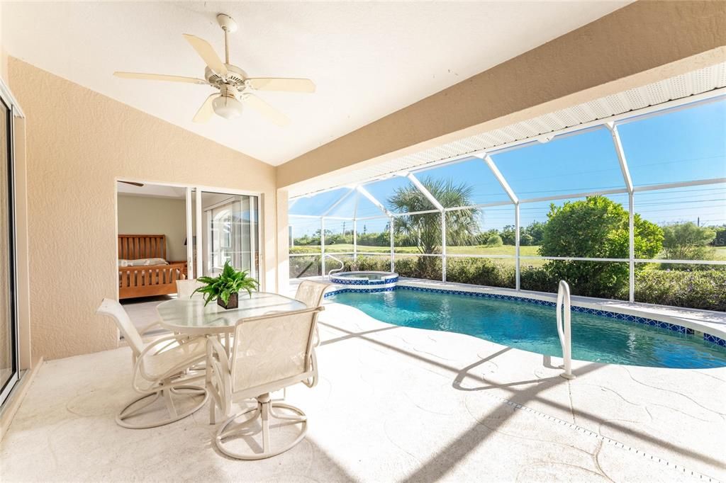 Activo con contrato: $370,000 (3 camas, 2 baños, 1949 Pies cuadrados)