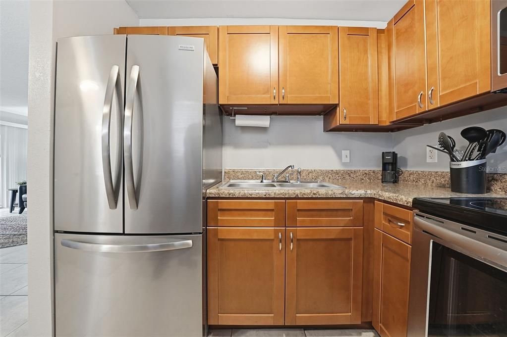 For Sale: $149,000 (1 beds, 1 baths, 783 Square Feet)