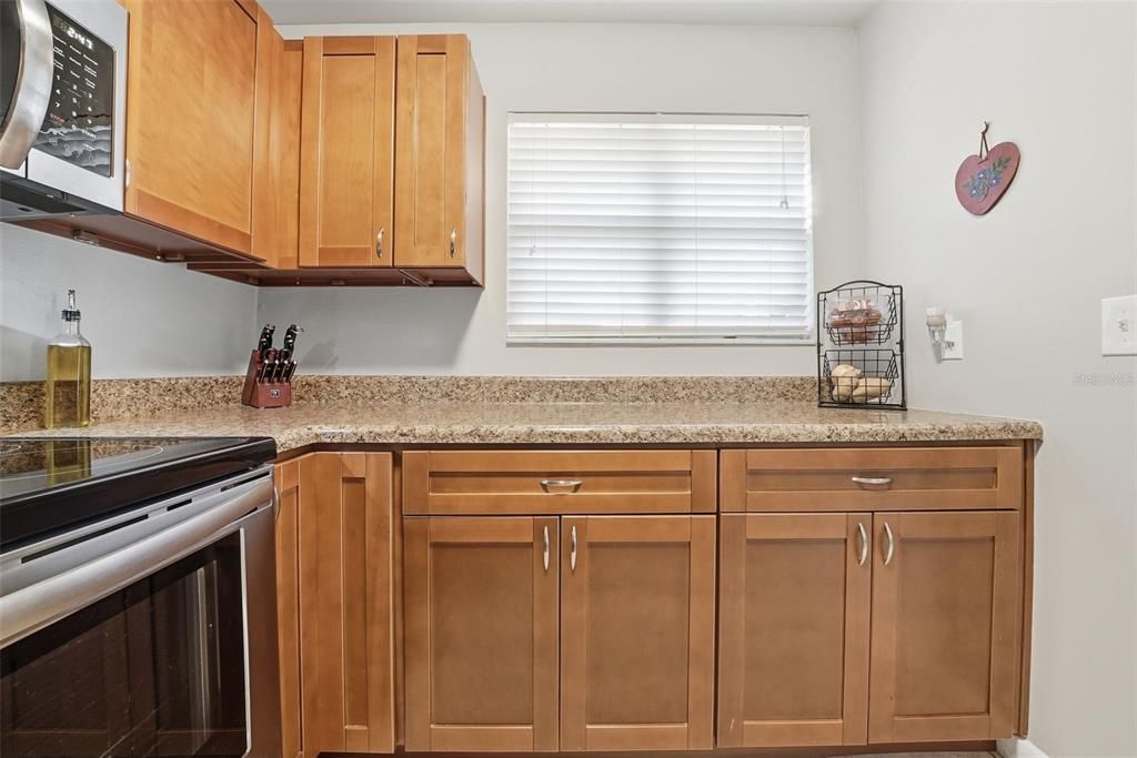 For Sale: $149,000 (1 beds, 1 baths, 783 Square Feet)