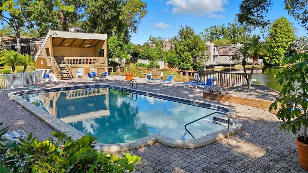 For Sale: $149,000 (1 beds, 1 baths, 783 Square Feet)