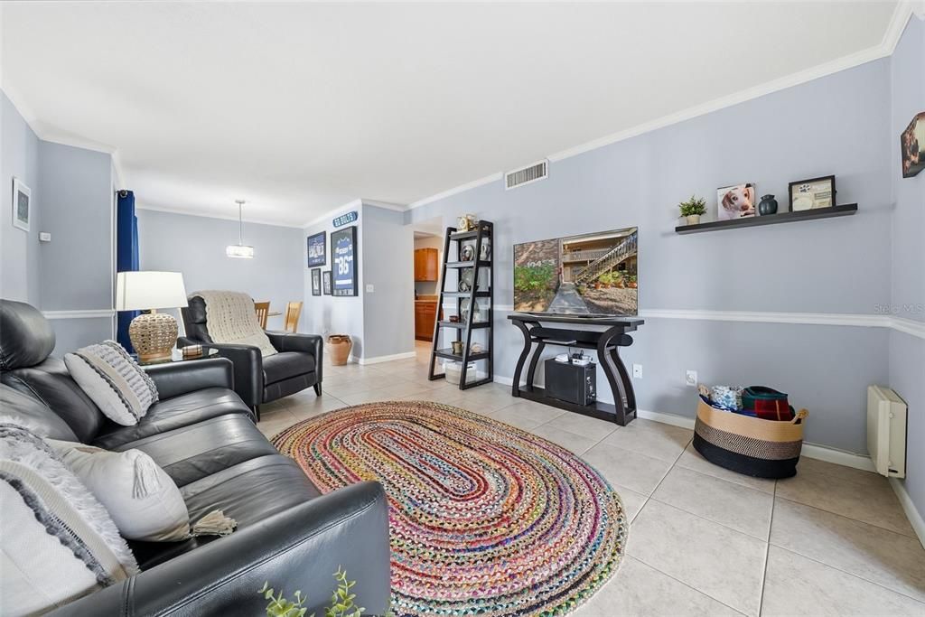 For Sale: $149,000 (1 beds, 1 baths, 783 Square Feet)