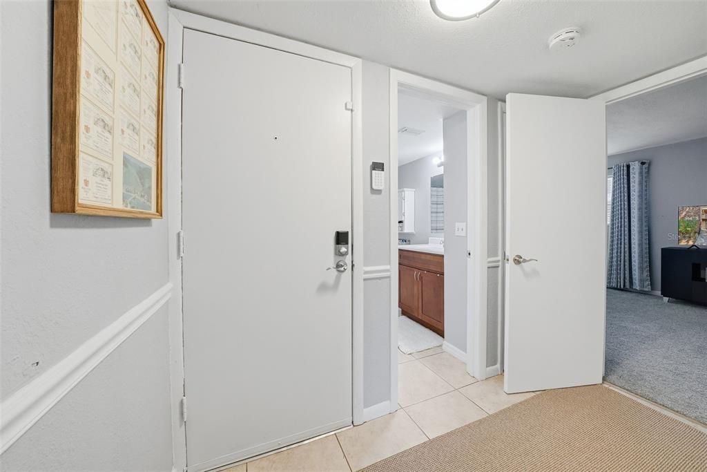 For Sale: $149,000 (1 beds, 1 baths, 783 Square Feet)