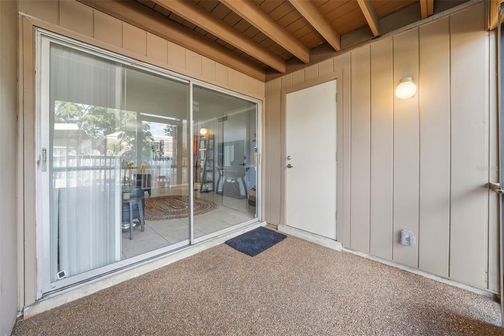 For Sale: $149,000 (1 beds, 1 baths, 783 Square Feet)