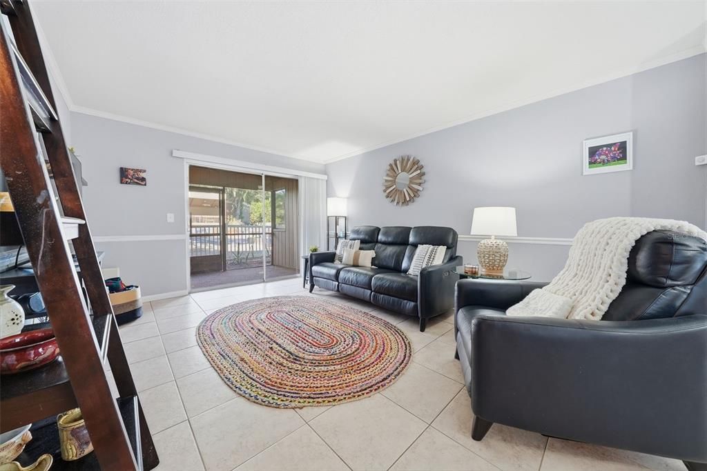 For Sale: $149,000 (1 beds, 1 baths, 783 Square Feet)