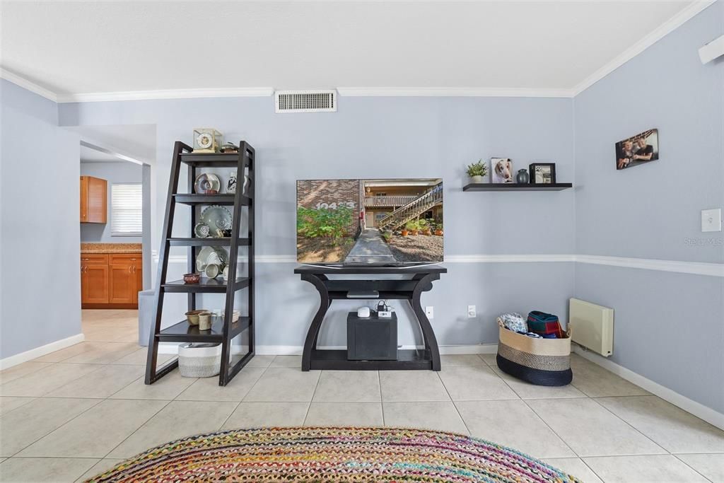 For Sale: $149,000 (1 beds, 1 baths, 783 Square Feet)