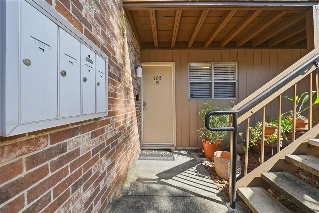 For Sale: $149,000 (1 beds, 1 baths, 783 Square Feet)