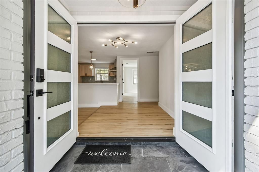 Active With Contract: $499,900 (3 beds, 2 baths, 1431 Square Feet)