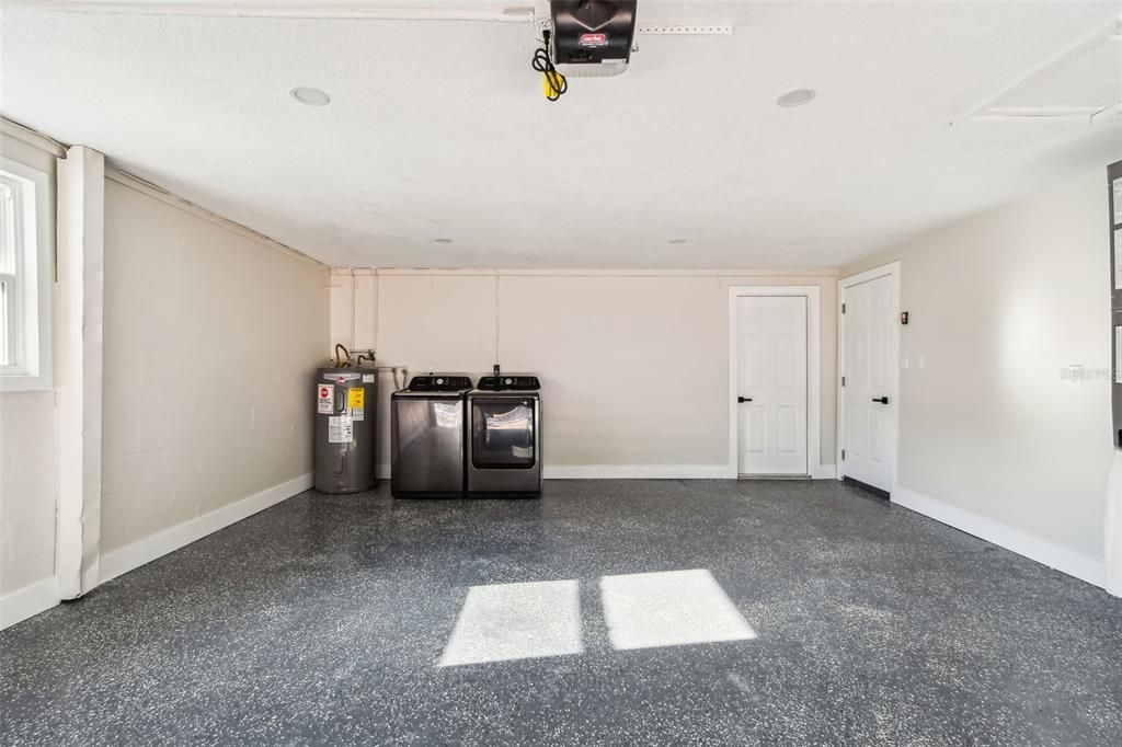 Active With Contract: $499,900 (3 beds, 2 baths, 1431 Square Feet)