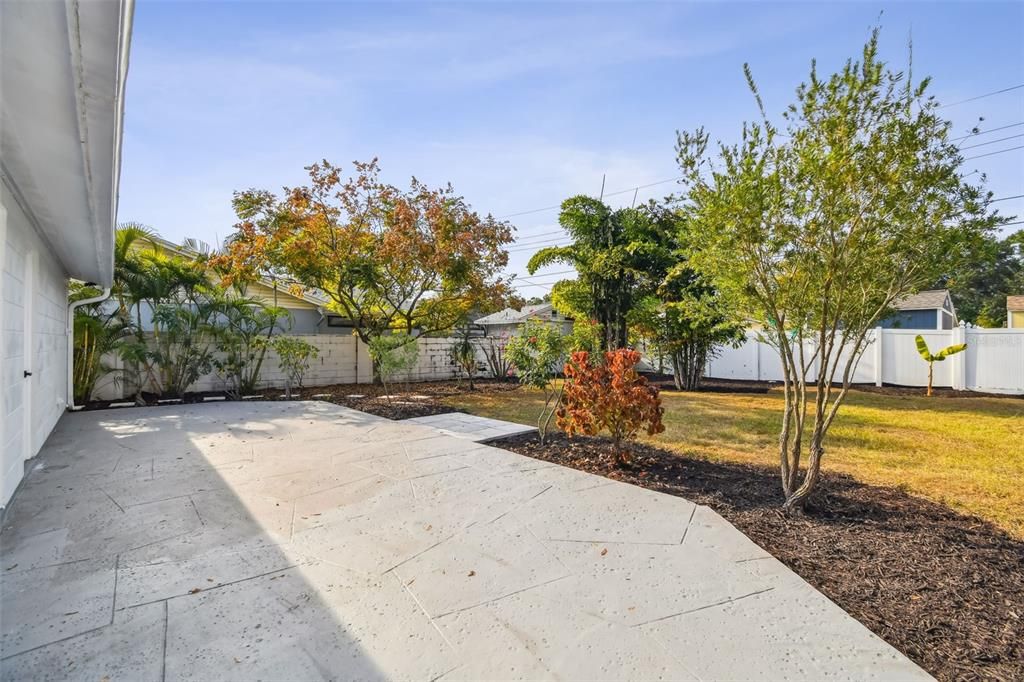 Active With Contract: $499,900 (3 beds, 2 baths, 1431 Square Feet)