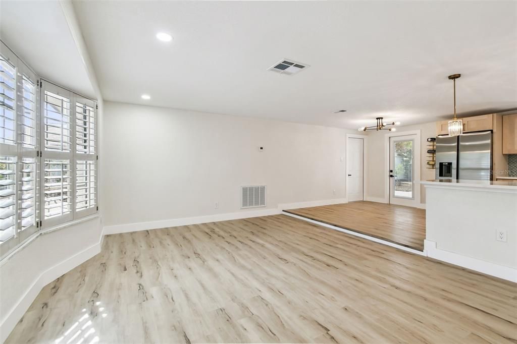 Active With Contract: $499,900 (3 beds, 2 baths, 1431 Square Feet)