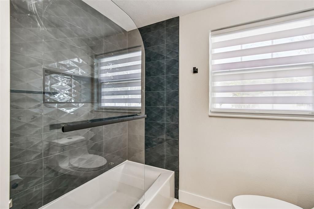 Active With Contract: $499,900 (3 beds, 2 baths, 1431 Square Feet)