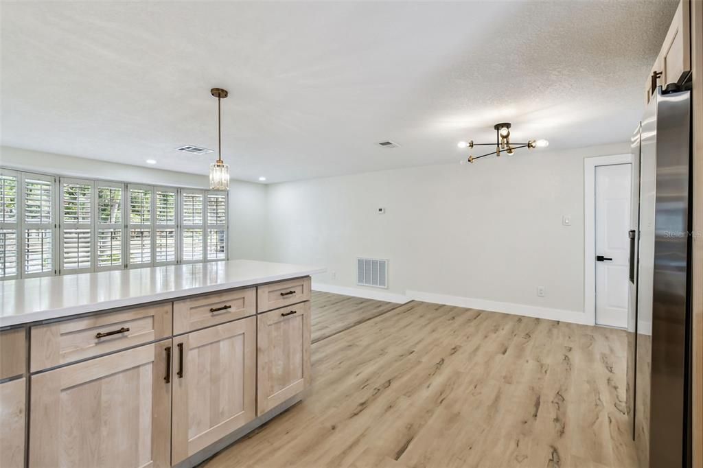 Active With Contract: $499,900 (3 beds, 2 baths, 1431 Square Feet)