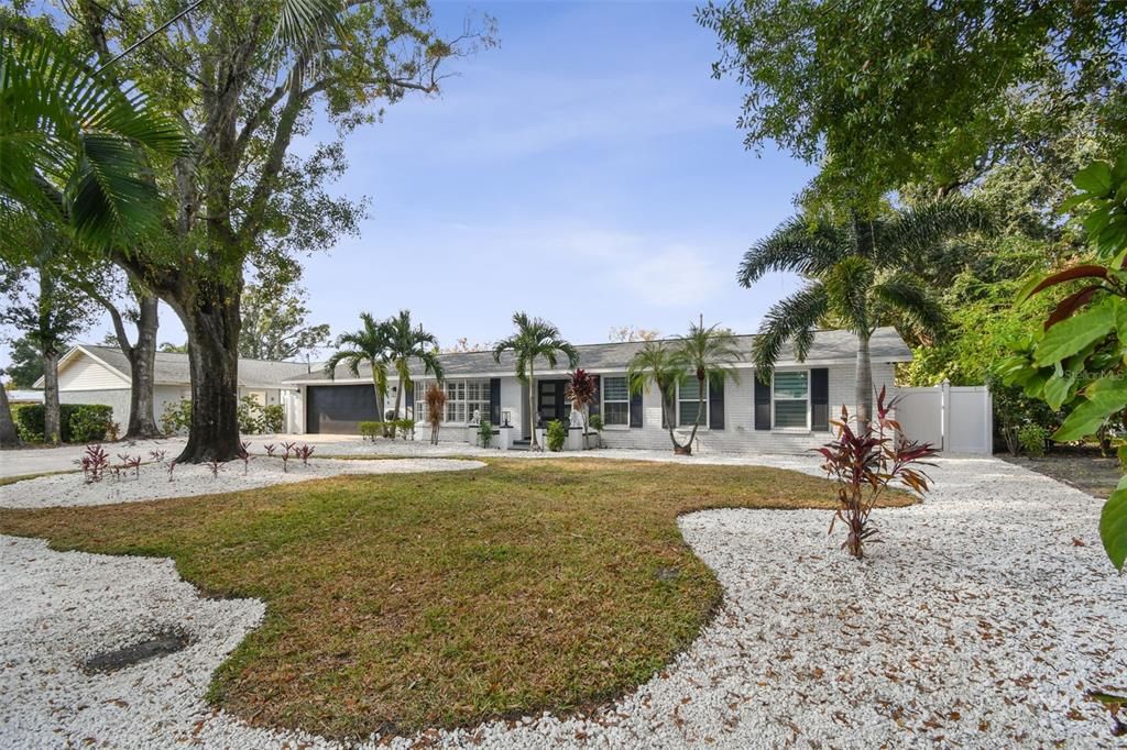 Active With Contract: $499,900 (3 beds, 2 baths, 1431 Square Feet)