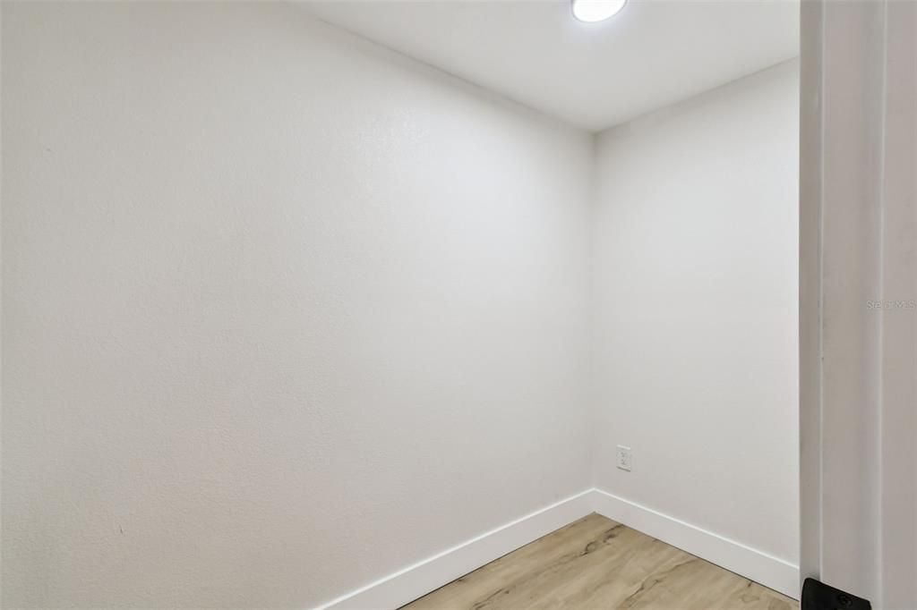 Active With Contract: $499,900 (3 beds, 2 baths, 1431 Square Feet)