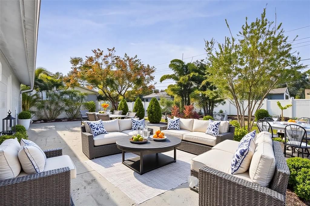 Active With Contract: $499,900 (3 beds, 2 baths, 1431 Square Feet)