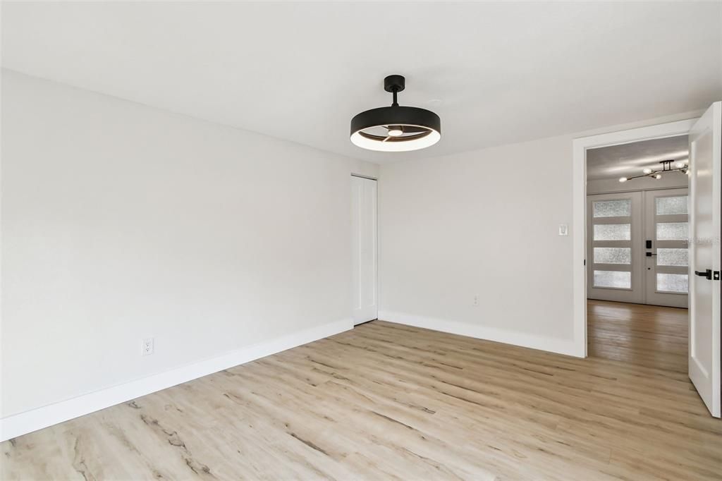 Active With Contract: $499,900 (3 beds, 2 baths, 1431 Square Feet)