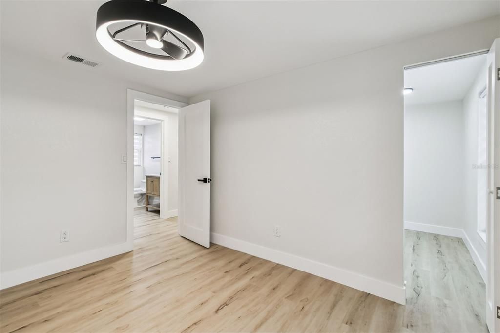 Active With Contract: $499,900 (3 beds, 2 baths, 1431 Square Feet)