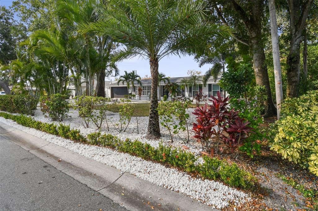 Active With Contract: $499,900 (3 beds, 2 baths, 1431 Square Feet)