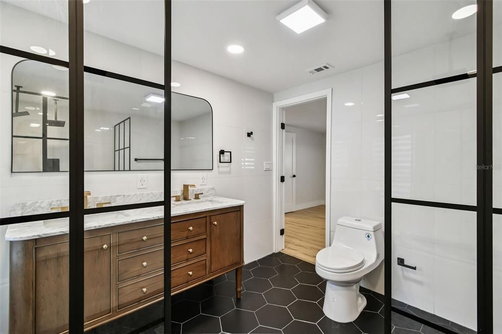 Active With Contract: $499,900 (3 beds, 2 baths, 1431 Square Feet)