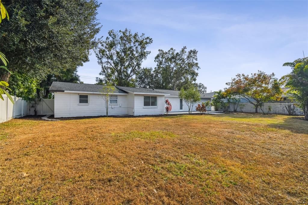 Active With Contract: $499,900 (3 beds, 2 baths, 1431 Square Feet)
