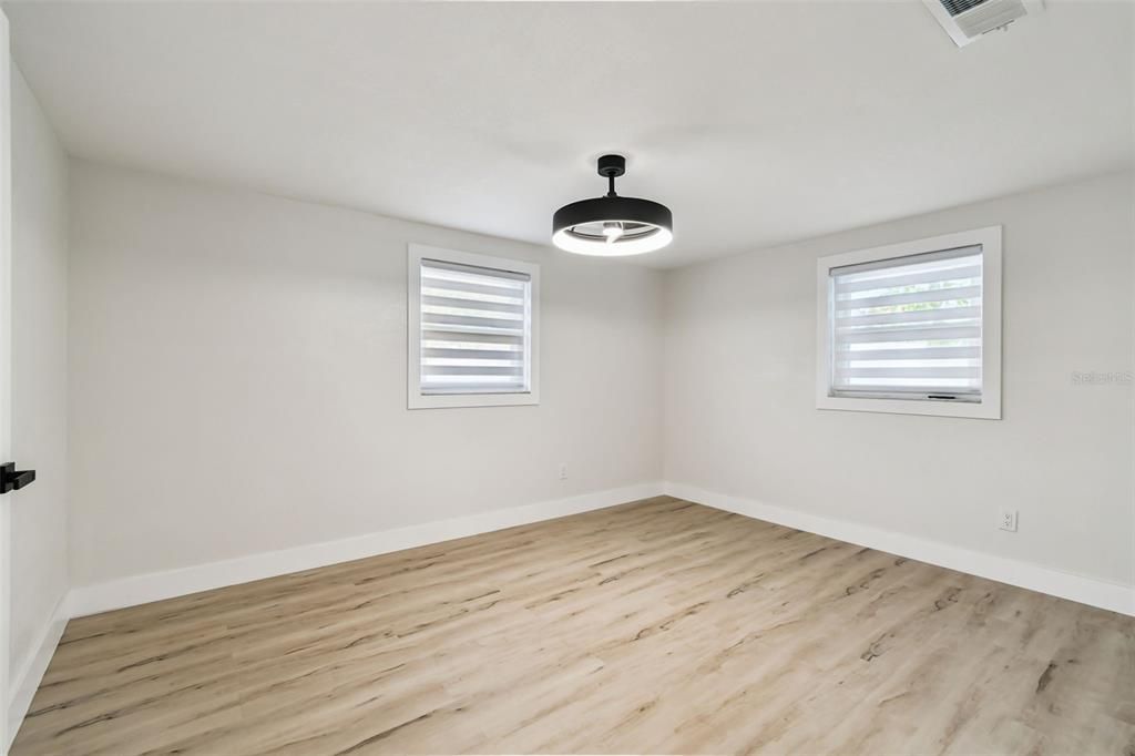 Active With Contract: $499,900 (3 beds, 2 baths, 1431 Square Feet)