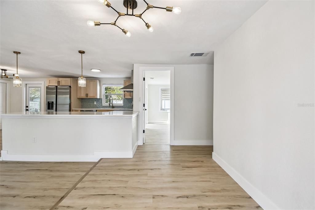 Active With Contract: $499,900 (3 beds, 2 baths, 1431 Square Feet)