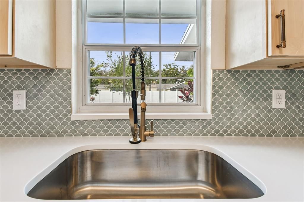 Active With Contract: $499,900 (3 beds, 2 baths, 1431 Square Feet)