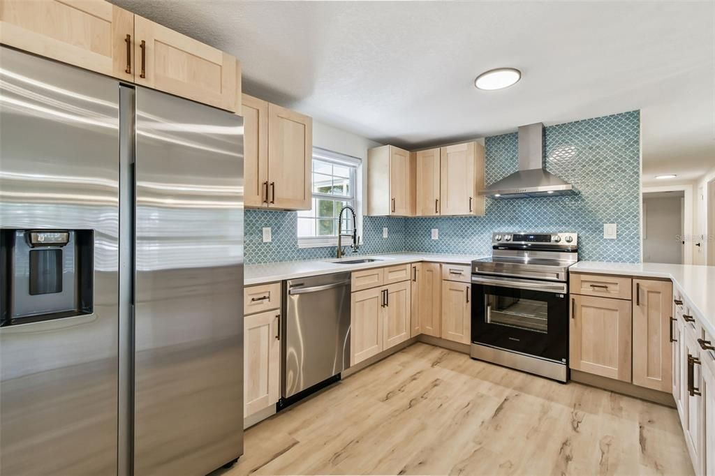 Active With Contract: $499,900 (3 beds, 2 baths, 1431 Square Feet)