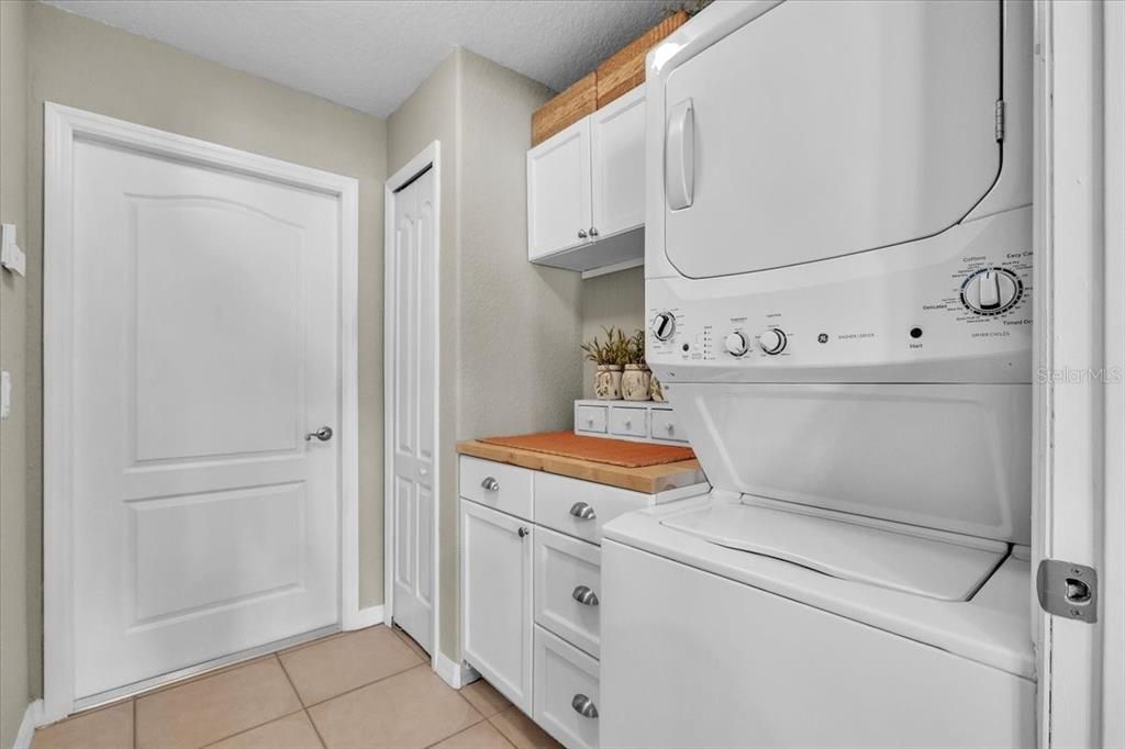 For Sale: $465,000 (3 beds, 2 baths, 2239 Square Feet)