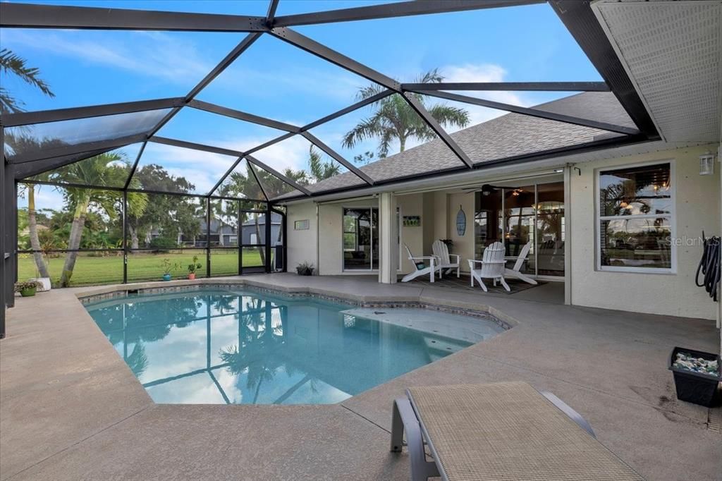 For Sale: $465,000 (3 beds, 2 baths, 2239 Square Feet)