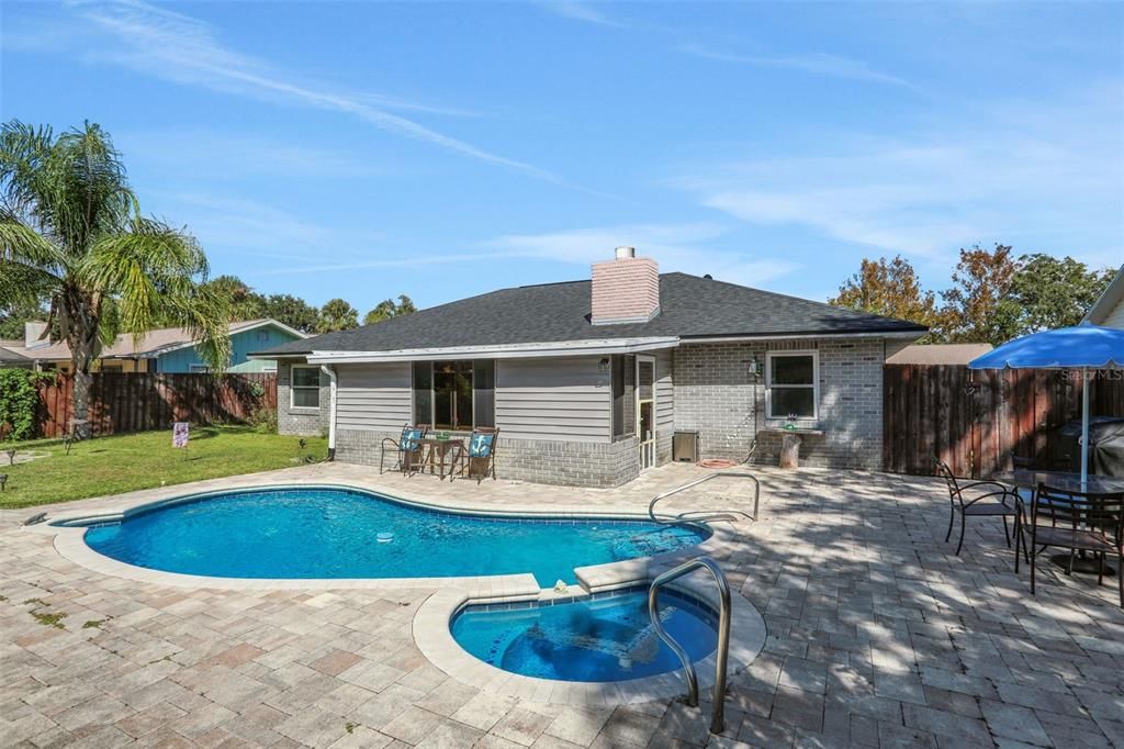 En Venta: $329,900 (3 camas, 2 baños, 1827 Pies cuadrados)