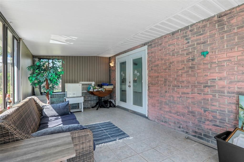 En Venta: $329,900 (3 camas, 2 baños, 1827 Pies cuadrados)