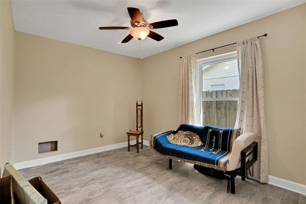 En Venta: $329,900 (3 camas, 2 baños, 1827 Pies cuadrados)