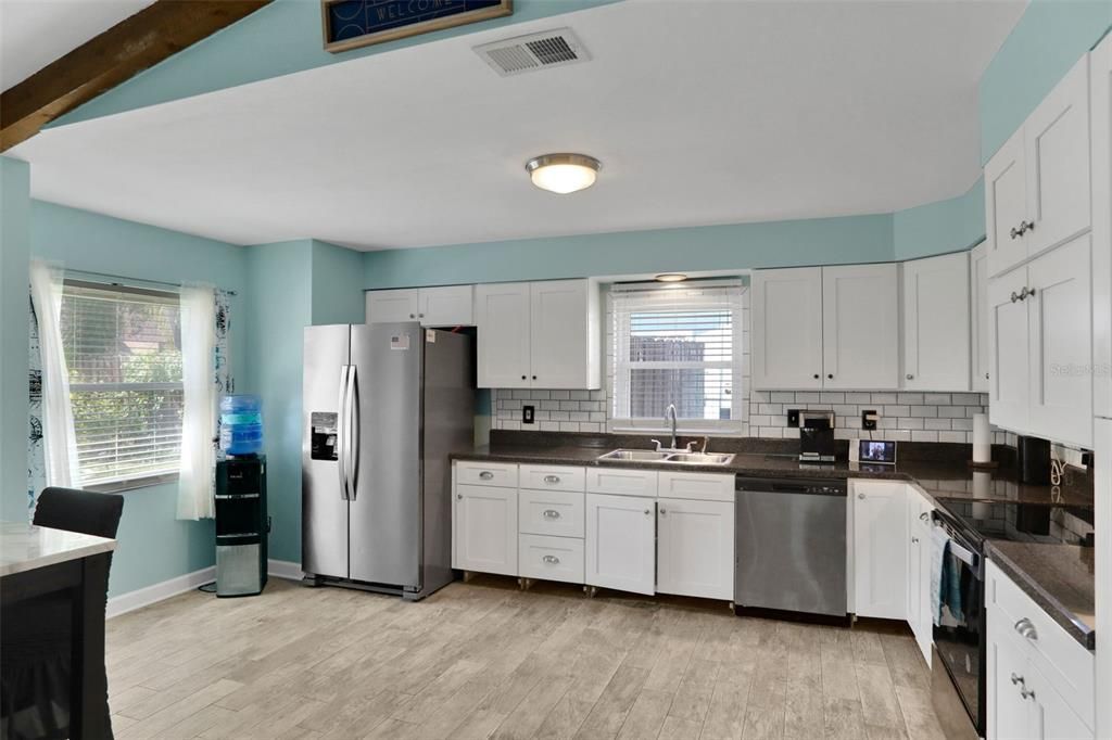 En Venta: $329,900 (3 camas, 2 baños, 1827 Pies cuadrados)