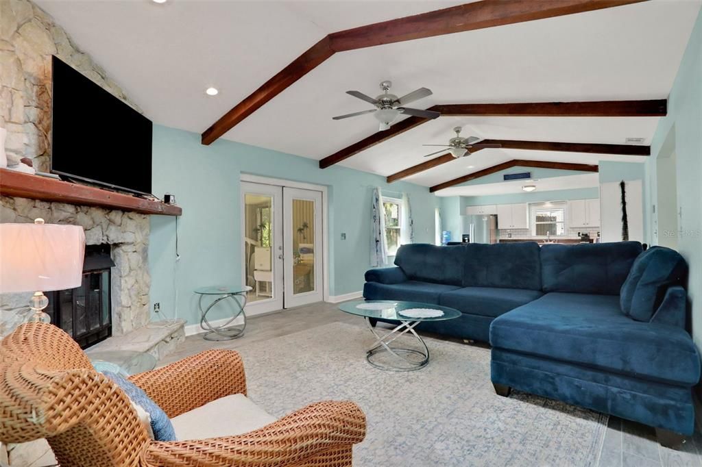 En Venta: $329,900 (3 camas, 2 baños, 1827 Pies cuadrados)