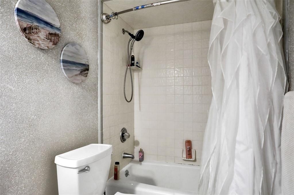 En Venta: $329,900 (3 camas, 2 baños, 1827 Pies cuadrados)