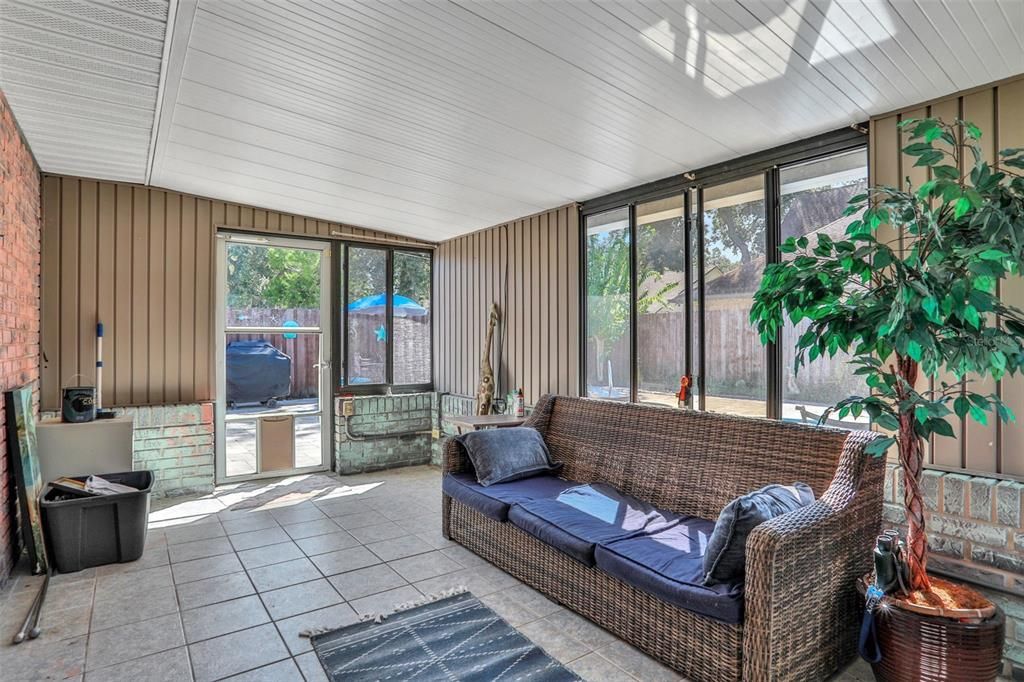 En Venta: $329,900 (3 camas, 2 baños, 1827 Pies cuadrados)