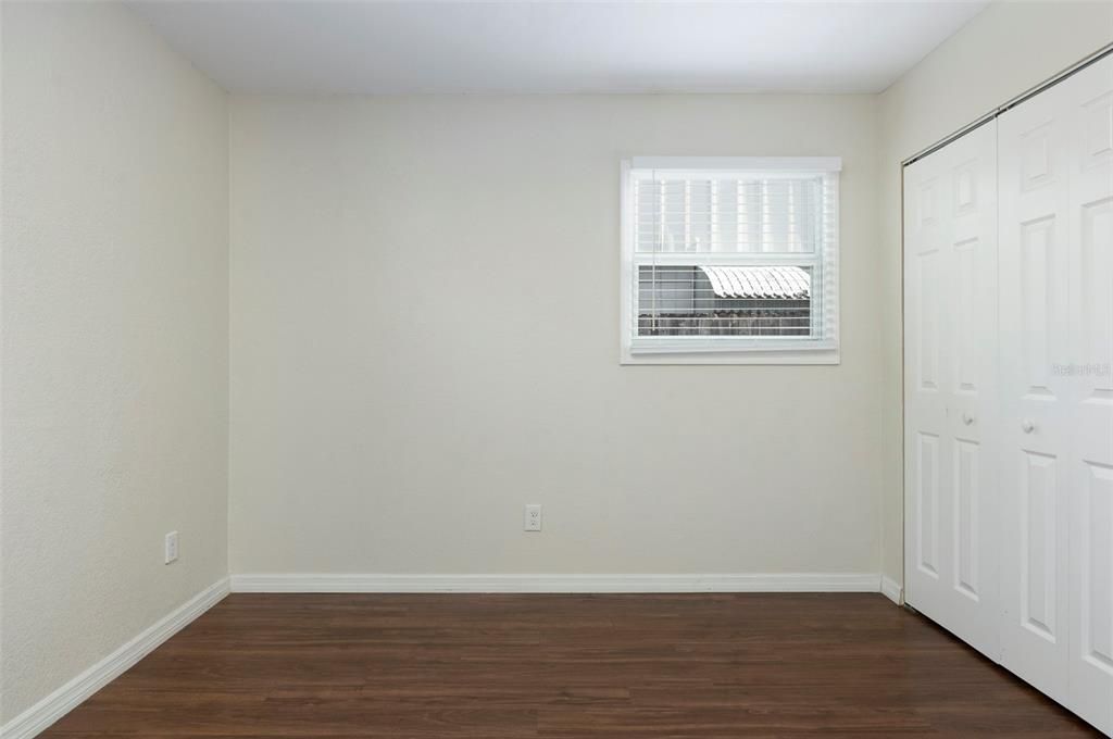 For Sale: $325,000 (3 beds, 1 baths, 888 Square Feet)