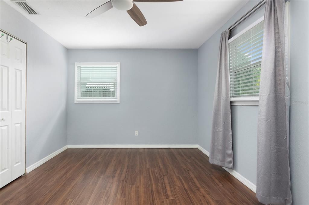 For Sale: $325,000 (3 beds, 1 baths, 888 Square Feet)