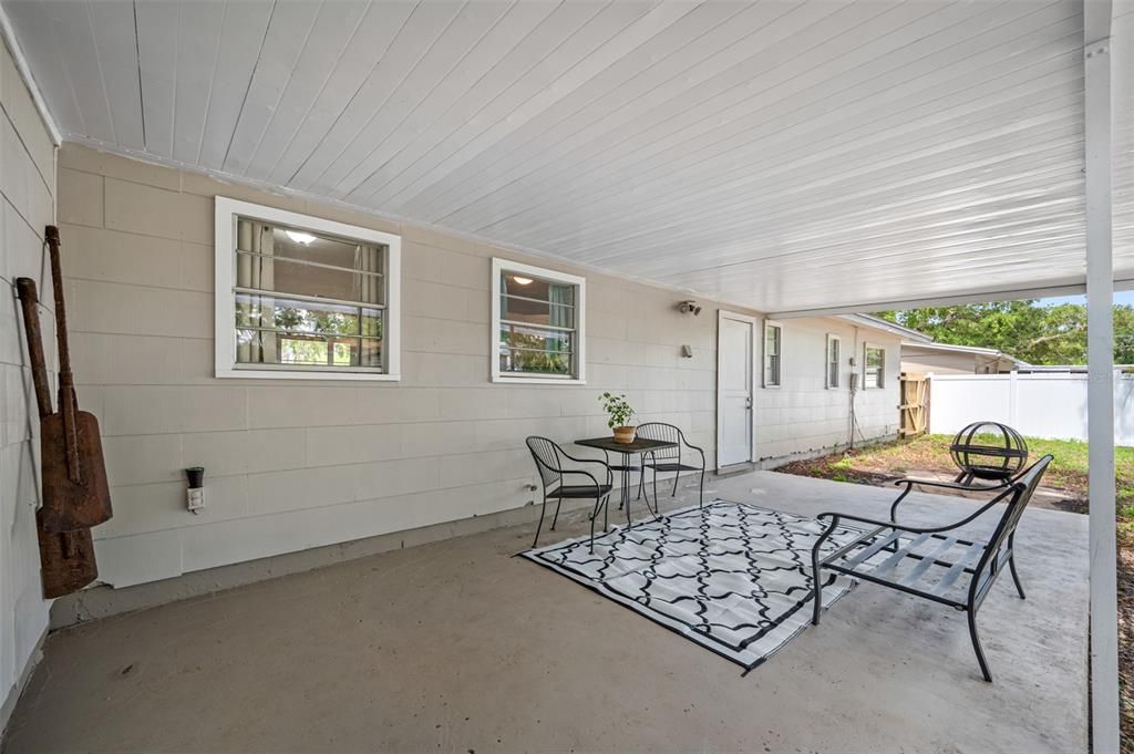 For Rent: $2,600 (4 beds, 2 baths, 1560 Square Feet)