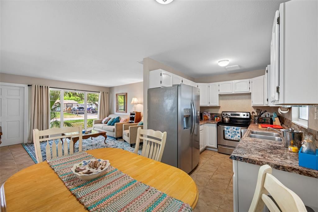 For Rent: $2,600 (4 beds, 2 baths, 1560 Square Feet)