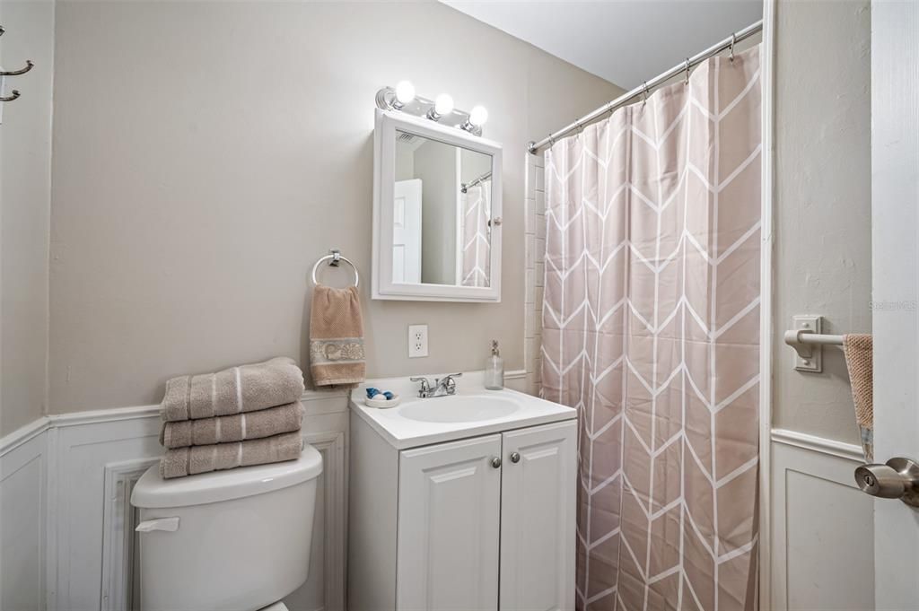 For Rent: $2,600 (4 beds, 2 baths, 1560 Square Feet)