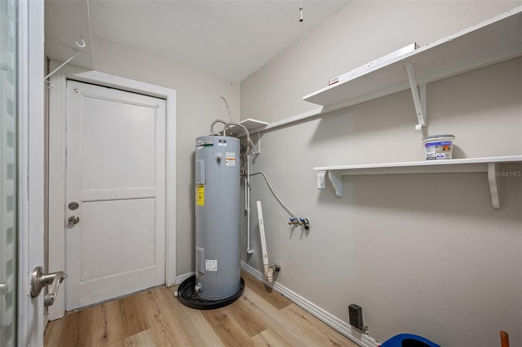 For Rent: $2,600 (4 beds, 2 baths, 1560 Square Feet)