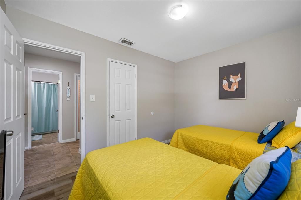 For Rent: $2,600 (4 beds, 2 baths, 1560 Square Feet)