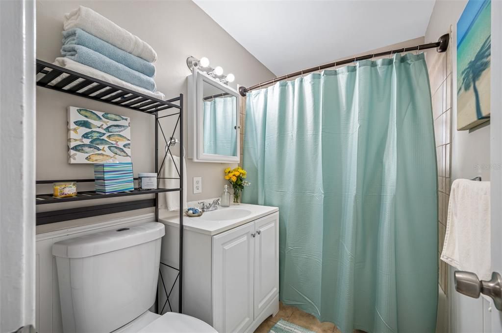 For Rent: $2,600 (4 beds, 2 baths, 1560 Square Feet)